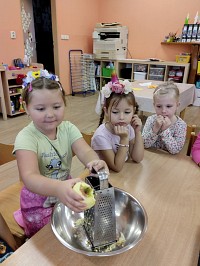 Pečení štrůdlu - obrázek číslo: 3