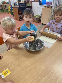 Pečení štrůdlu - obrázek číslo: 8