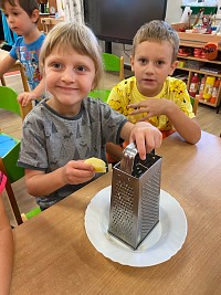 Pečeme štrúdl - obrázek číslo: 2