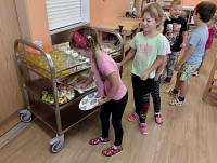 Paní kuchařky se o nás starají - obrázek číslo: 2