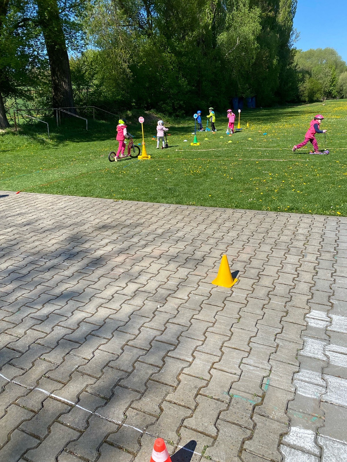 Duben v naší školce - obrázek: fotografie-19-.jpg