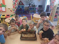 ŠD - pečení štrúdlu a ochutnávka ovoce a zeleniny - obrázek číslo: 25