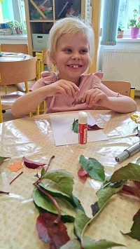 ŠD - tvoříme zvířátka z listí - obrázek číslo: 9