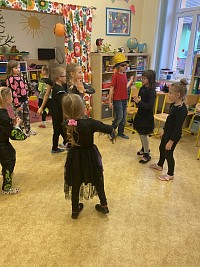 ŠD - Halloweenské odpoledne - obrázek číslo: 17