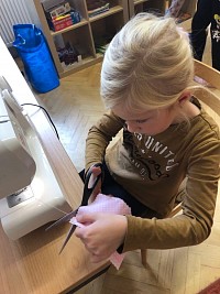 Kroužek šití - Viki, Verunka, Isabellka - obrázek číslo: 2