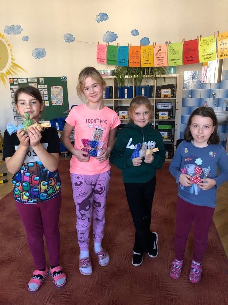 Kroužek šití - Stelinka, Kristinka, Anička, Světlanka - obrázek: 1.jpg