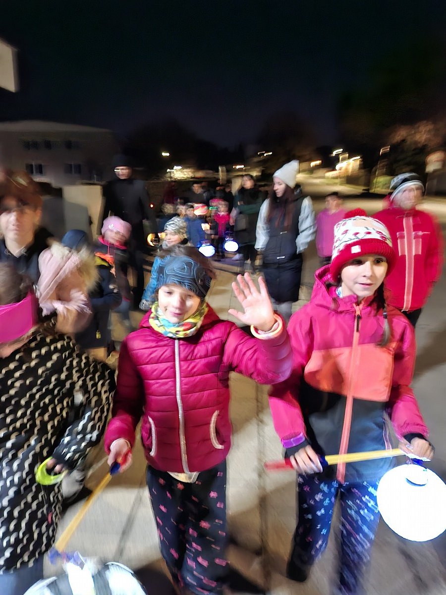 Předdušičkové světýlkování - obrázek: 20251031_174055.jpg