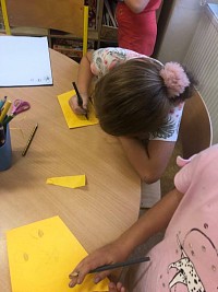 ŠD - malujeme draky - obrázek číslo: 2