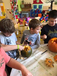 ŠD - dlabání dýní - obrázek číslo: 7