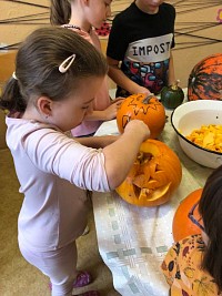 ŠD - dlabání dýní - obrázek číslo: 25
