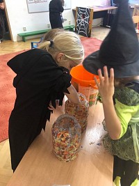 ŠD - Halloweenské odpoledne 1.část - obrázek číslo: 5