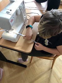 Kroužek šití - Saša a Verča - obrázek číslo: 5