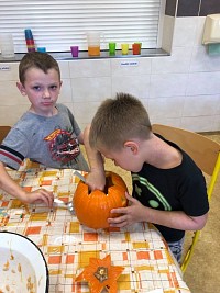 ŠD - dlabání dýní - obrázek číslo: 8