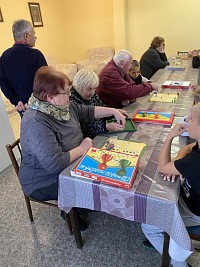 ŠD - stolní hry se seniory v místní hale - obrázek číslo: 13