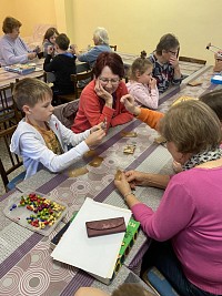 ŠD - stolní hry se seniory v místní hale - obrázek číslo: 14