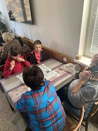 ŠD - Hraní pexesa se seniory - obrázek číslo: 9