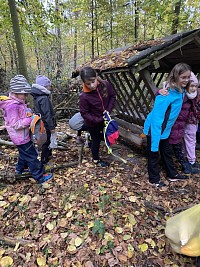 ŠD - Krmení zvířátek v lese - obrázek číslo: 8