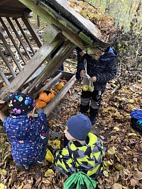 ŠD - Krmení zvířátek v lese - obrázek číslo: 9
