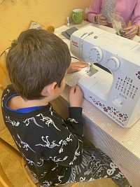 ŠD - šití domečků z pohanky - obrázek číslo: 9