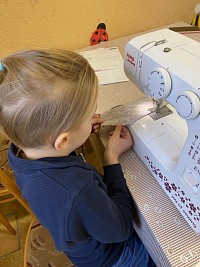 ŠD - šití domečků z pohanky - obrázek číslo: 11