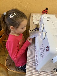 ŠD - šití domečků z pohanky - obrázek číslo: 20