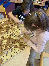 ŠD - zdobení perníčků - obrázek číslo: 2