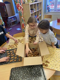 ŠD - zdobení perníčků - obrázek číslo: 4