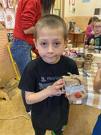 ŠD - svícen z plechovky - obrázek číslo: 2