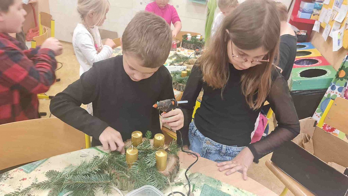 ŠD - vánoční dílna - obrázek: 9.jpg