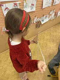 ŠD - obšívání vánočního stromu - obrázek číslo: 11