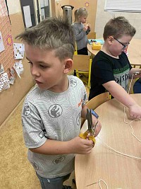 ŠD - obšívání vánočního stromu - obrázek číslo: 12