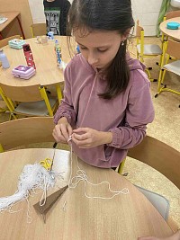 ŠD - obšívání vánočního stromu - obrázek číslo: 13