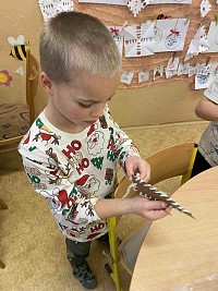 ŠD - obšívání vánočního stromu - obrázek číslo: 5