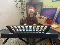 Vánoční besídka - zpěv a dárky - obrázek číslo: 7