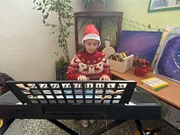 Vánoční besídka - zpěv a dárky - obrázek číslo: 19