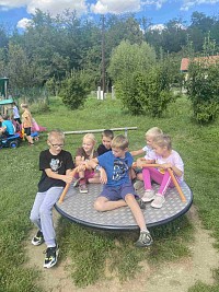 ŠD - hrajeme si na hřišti - obrázek číslo: 1