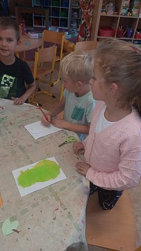 ŠD - tvoření hrušek - obrázek číslo: 7