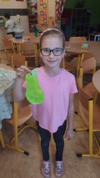 ŠD - tvoření hrušek - obrázek číslo: 16