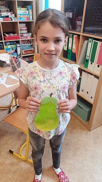 ŠD - tvoření hrušek - obrázek číslo: 14