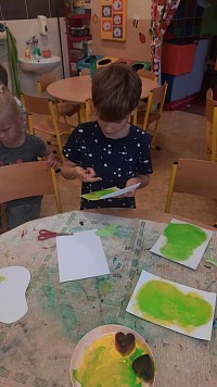 ŠD - tvoření hrušek - obrázek číslo: 12