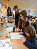 Hodina přírodovědy ve 4. a 5. třídě / zkoumání vlastnosti látek - obrázek číslo: 8