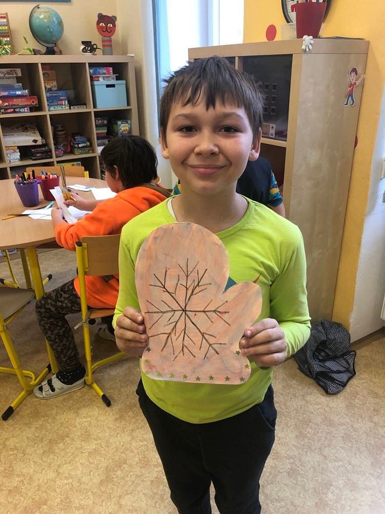 ŠD - zimní rukavice - malba křídou - obrázek: 1.jpg