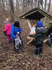 ŠD - Krmení zvířátek v lese - obrázek číslo: 4