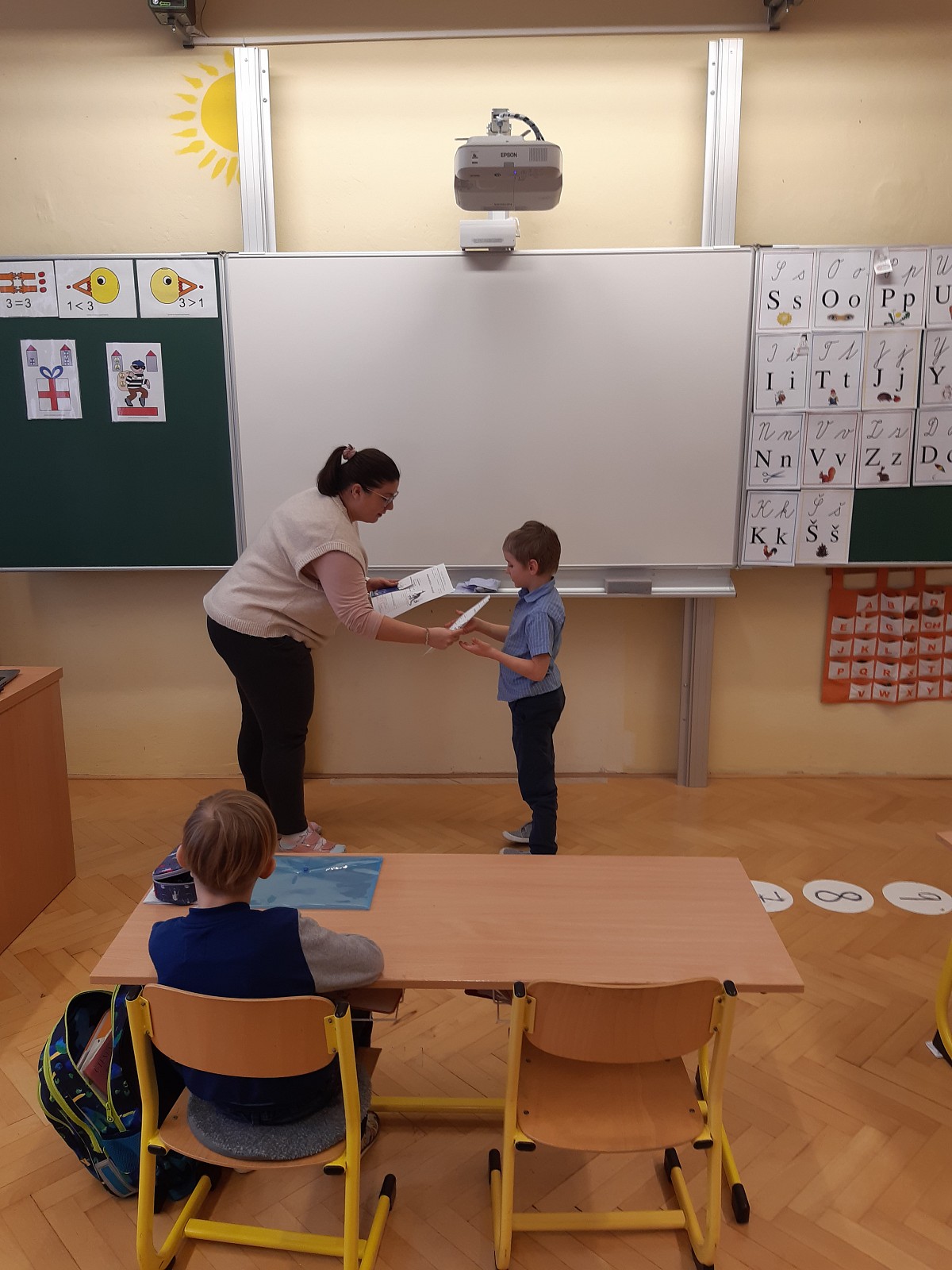 První vysvědčení našich prvňáčků - obrázek: 063.jpg