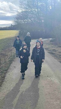 ŠD - výlet na Karhánek - stavění domečku - obrázek číslo: 3