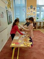 1. třída - hrajeme si na obchod - obrázek číslo: 6