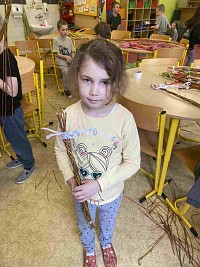 ŠD - pletení pomlázky s panem Peškou - obrázek číslo: 8