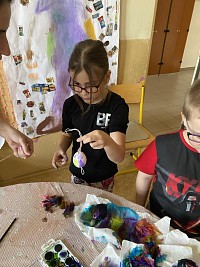 ŠD - malování velikonočních vajíček - obrázek číslo: 17