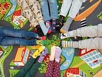 Ponožkový den v naší škole - obrázek číslo: 3