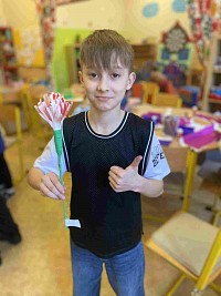 ŠD - výroba kytek k MDŽ - obrázek číslo: 8
